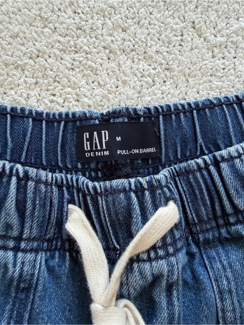 Gap Mid Rise Pull-On Barrel Jeans Medium Wash Medium - Picture 6 of 13